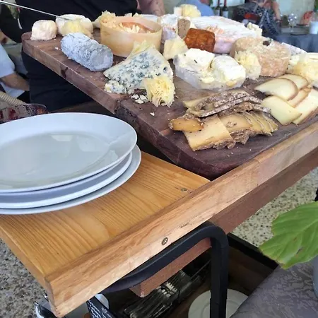 Poitevins فندق مبيت وإفطار *